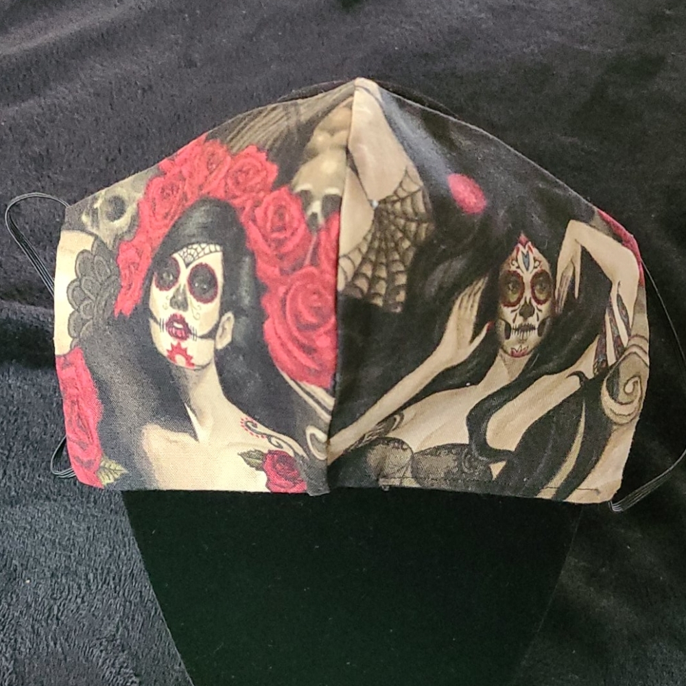 🌺Alexander Henry Las Elegantes Dark Smoke Mask🌺